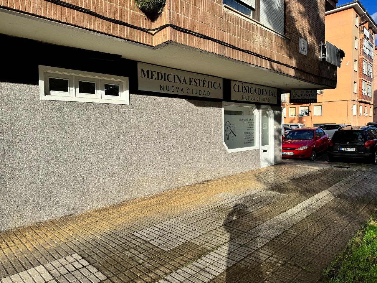 Exterior de la clínica de medicina estética en Torrelavega